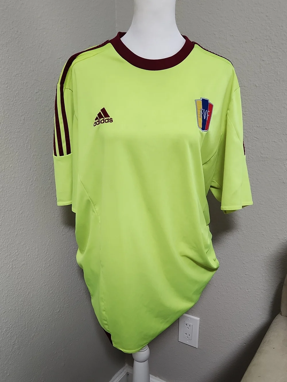 Adidas Venezuela (La Vinotinto) 2015 away soccer jersey